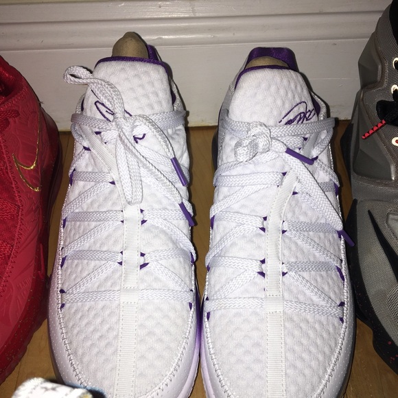 Nike Lebron James - Picture 2 of 7